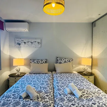 Flat With Terrace Sea View And Mountain View Apartment *